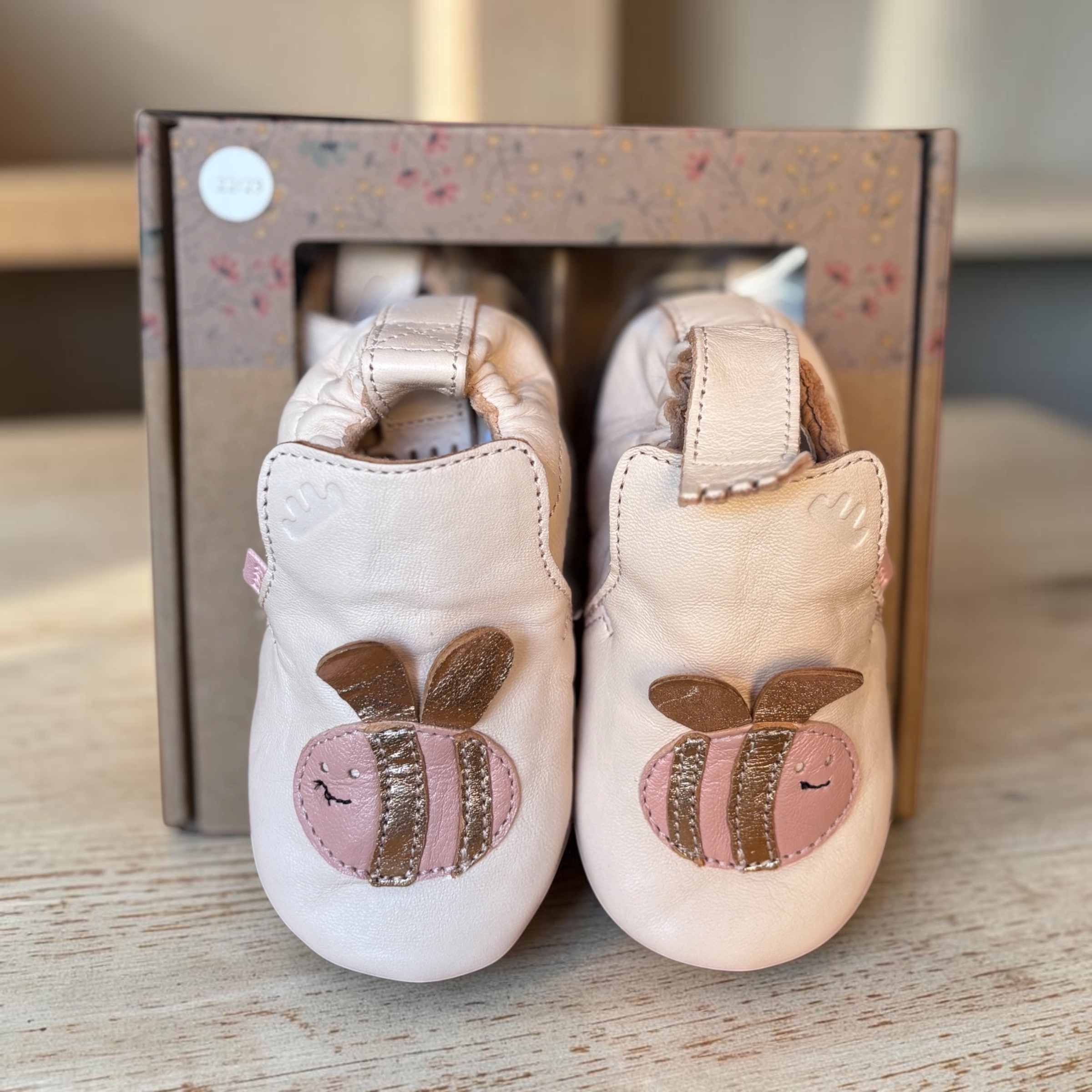 Chaussons bébé en cuir ABEILLE Rose